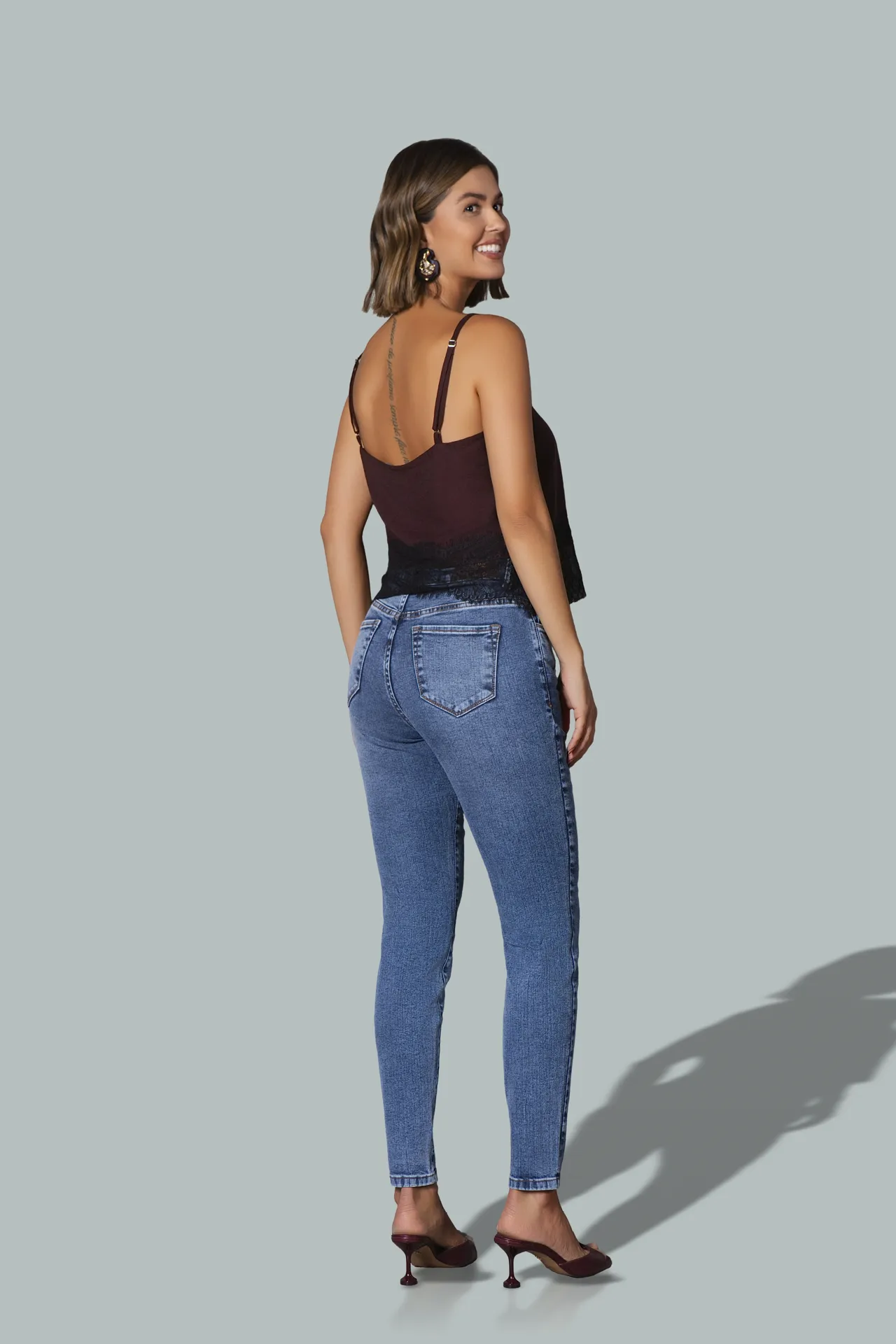 TPF00693 Blusa - CLF00638 Calça Skinny Jeans — verso