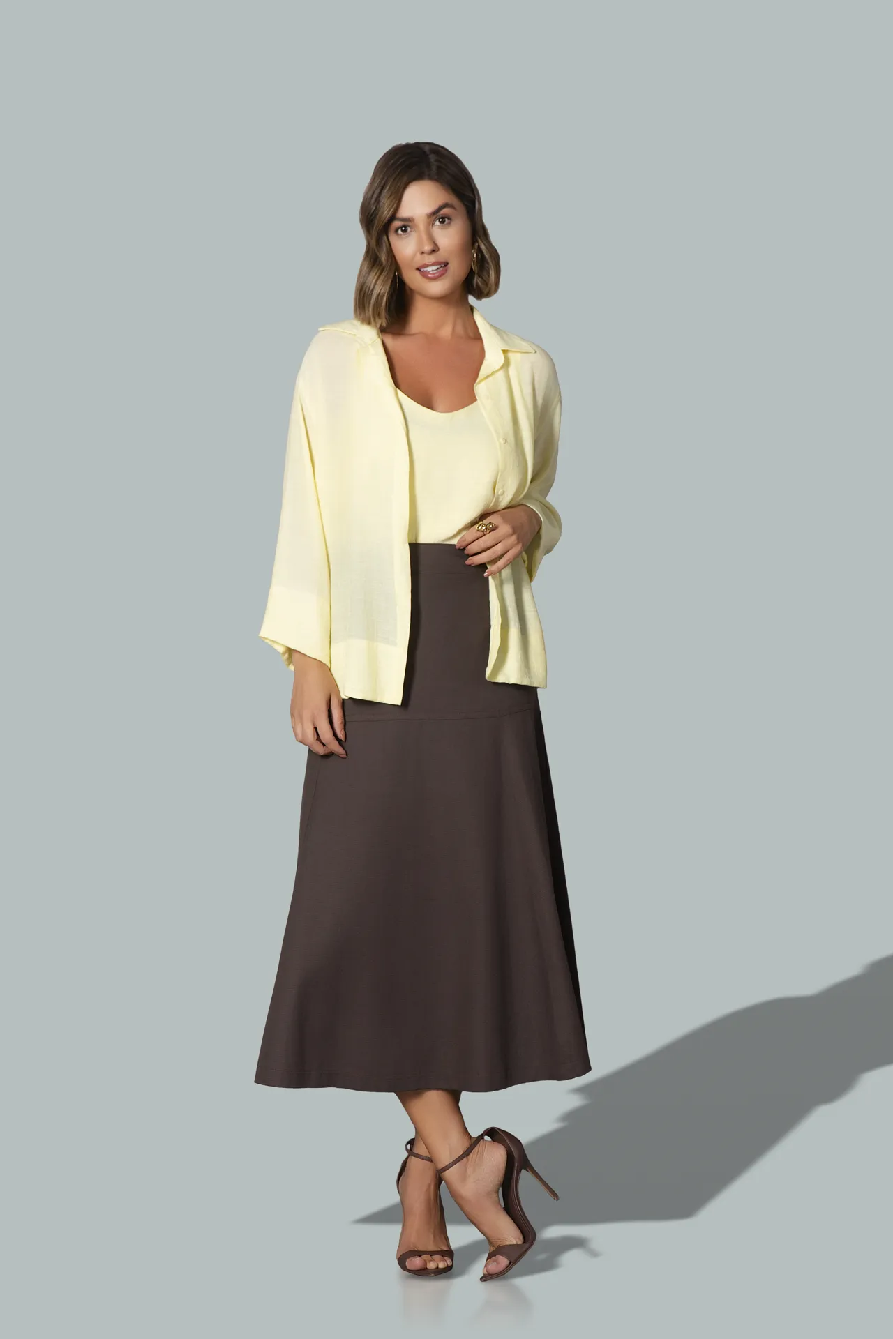 TPF00663 Blusa - TPF00644 Camisa - SAI00134 Saia Midi — frente