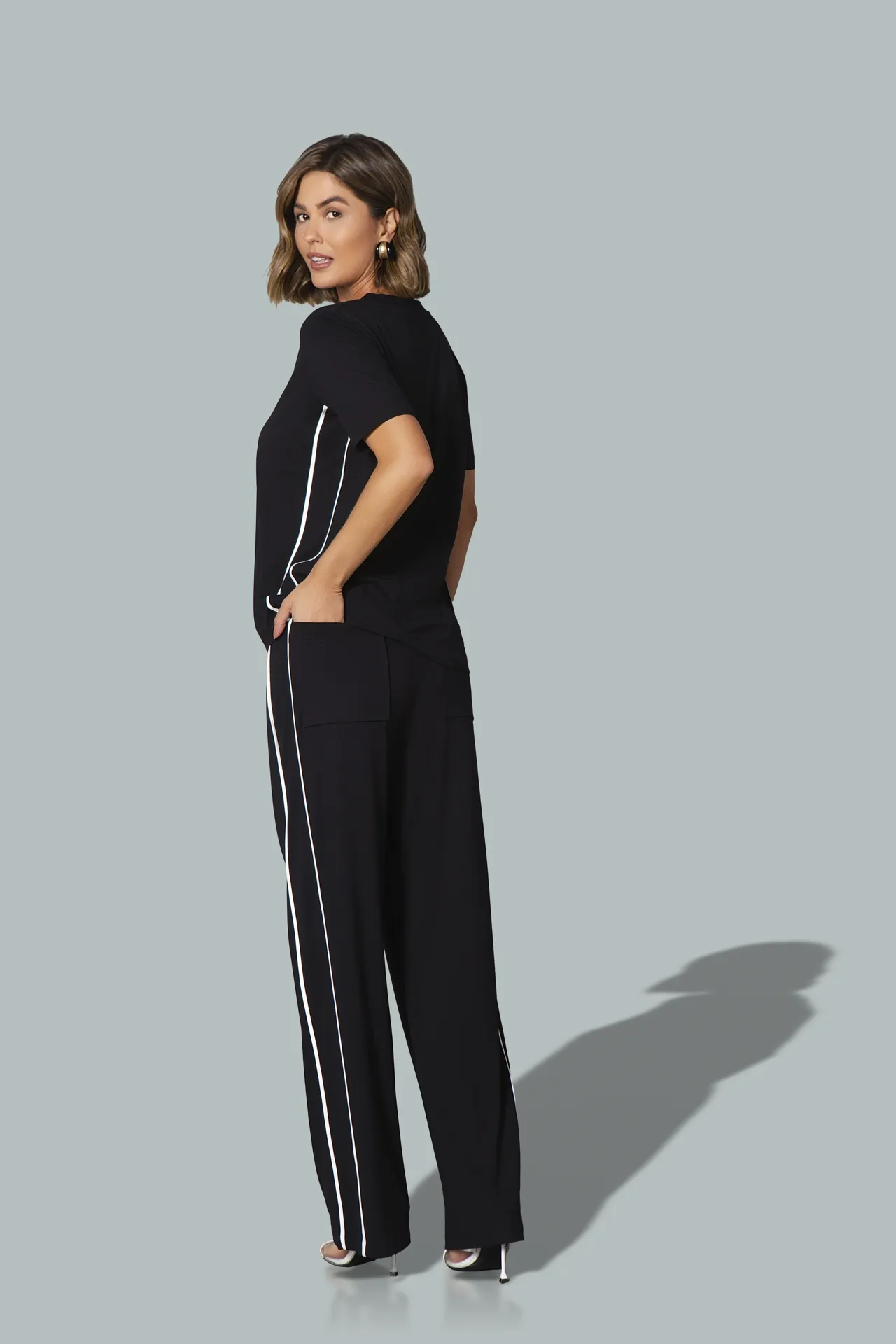 TPF00676 Blusa - CLF00633 Calça Comfy — verso