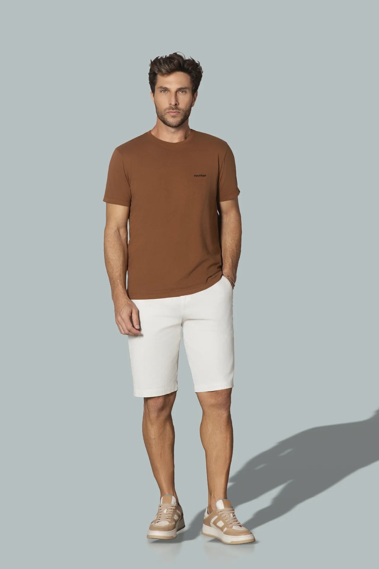 NB000102 Camiseta - BRM00093 Bermuda Alfaiataria Sarja — verso