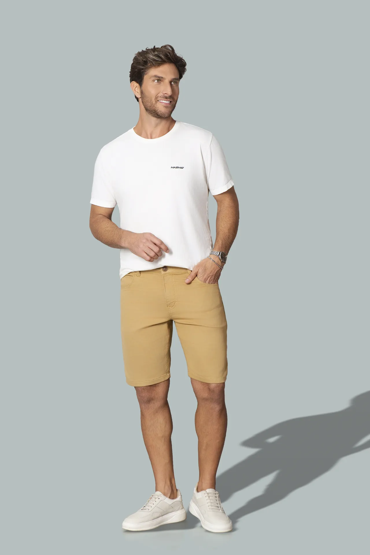 NB000102 Camiseta - BRM00104 Bermuda Sarja — frente