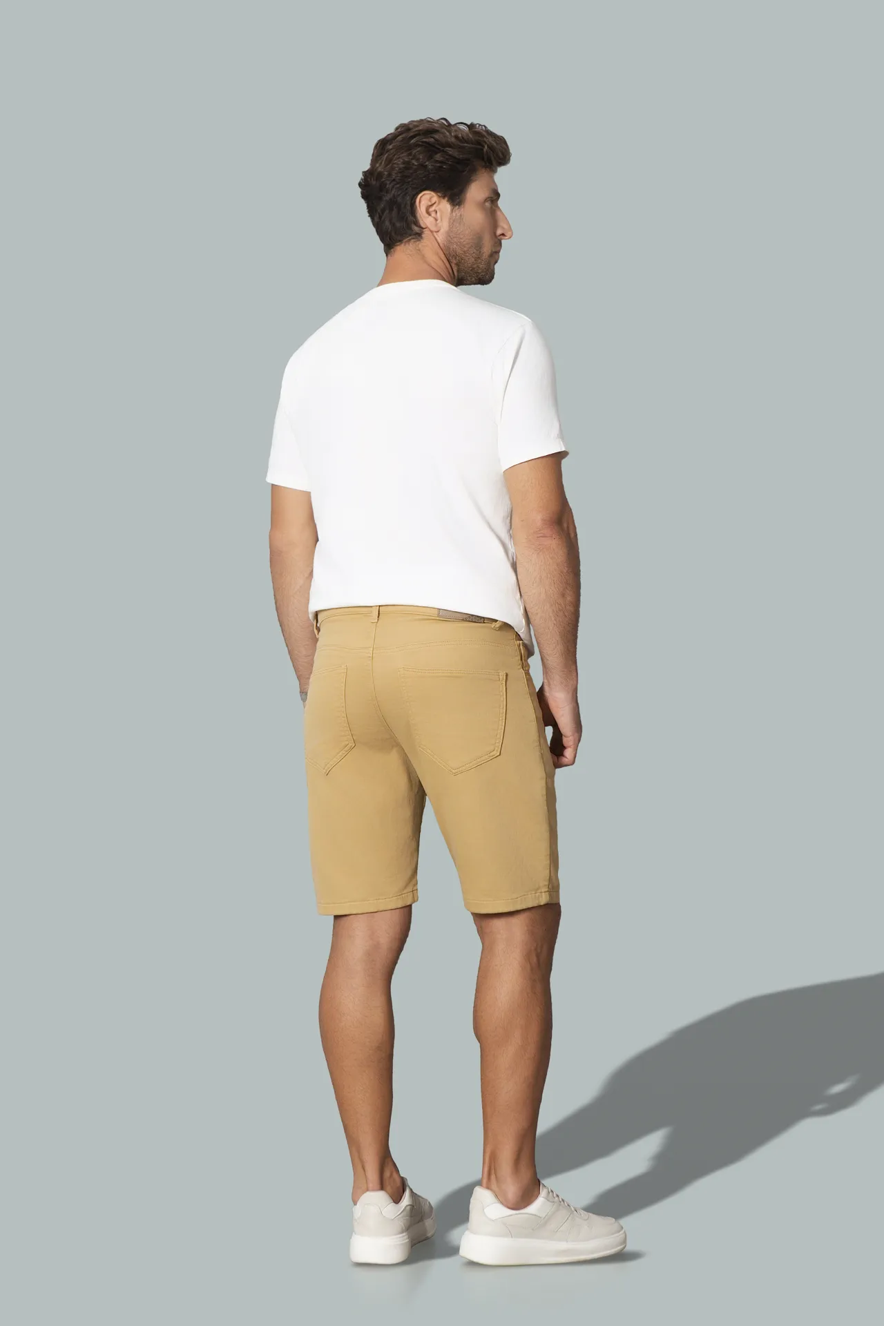 NB000102 Camiseta - BRM00104 Bermuda Sarja — verso