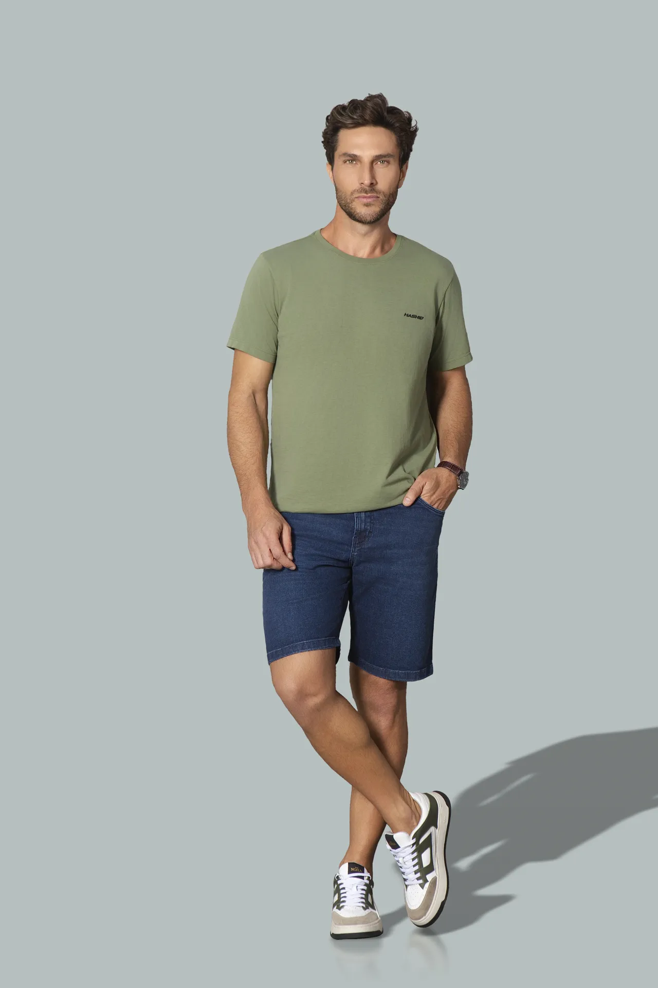 NB000102 Camiseta - BRM00109 Bermuda Jeans — verso