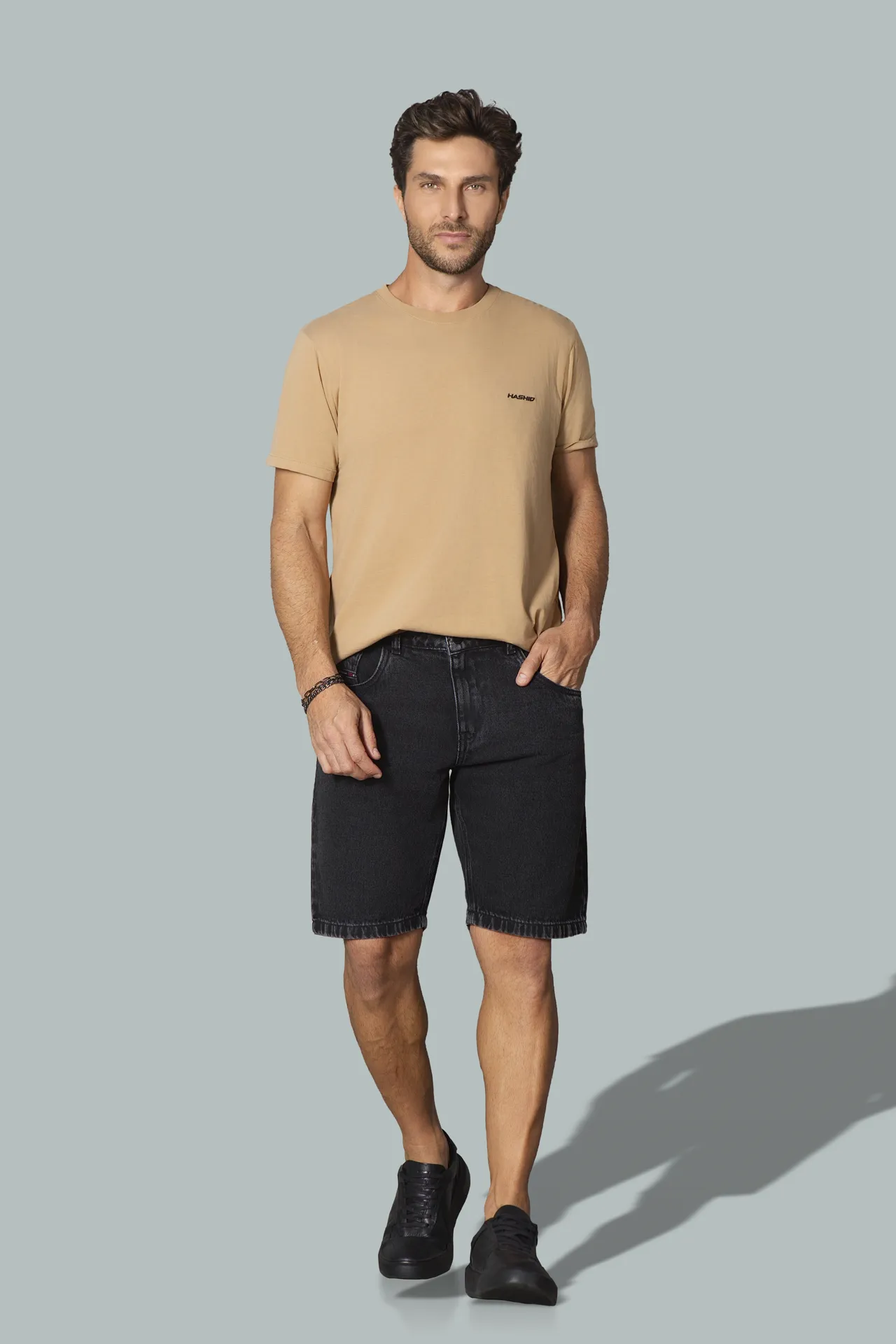 NB000102 Camiseta - BRM00106 Bermuda Jeans Black — verso