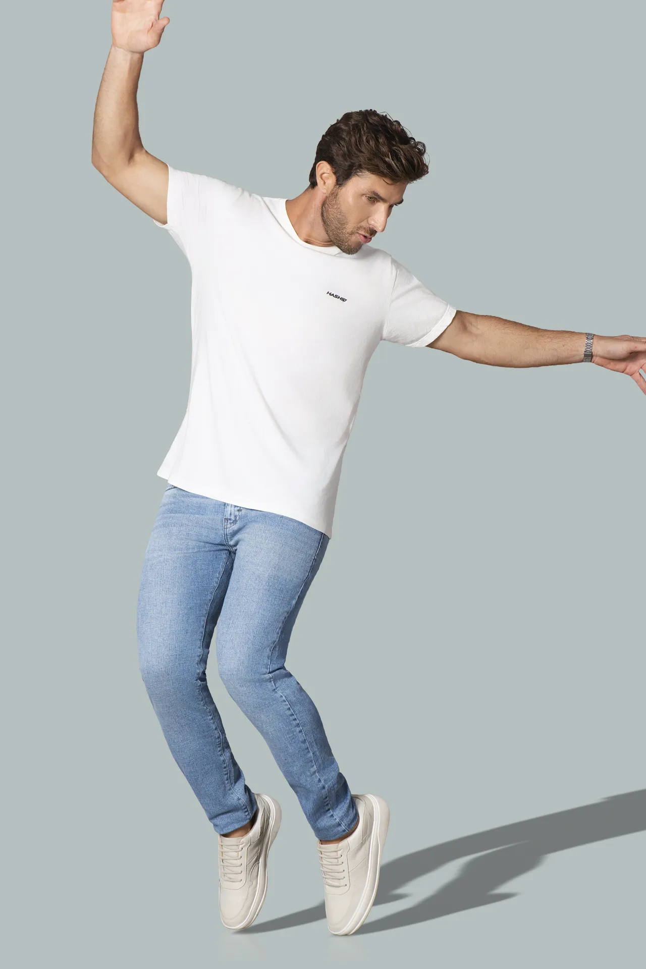 NB000102 Camiseta - CLM00239 Calça Skinny Jeans