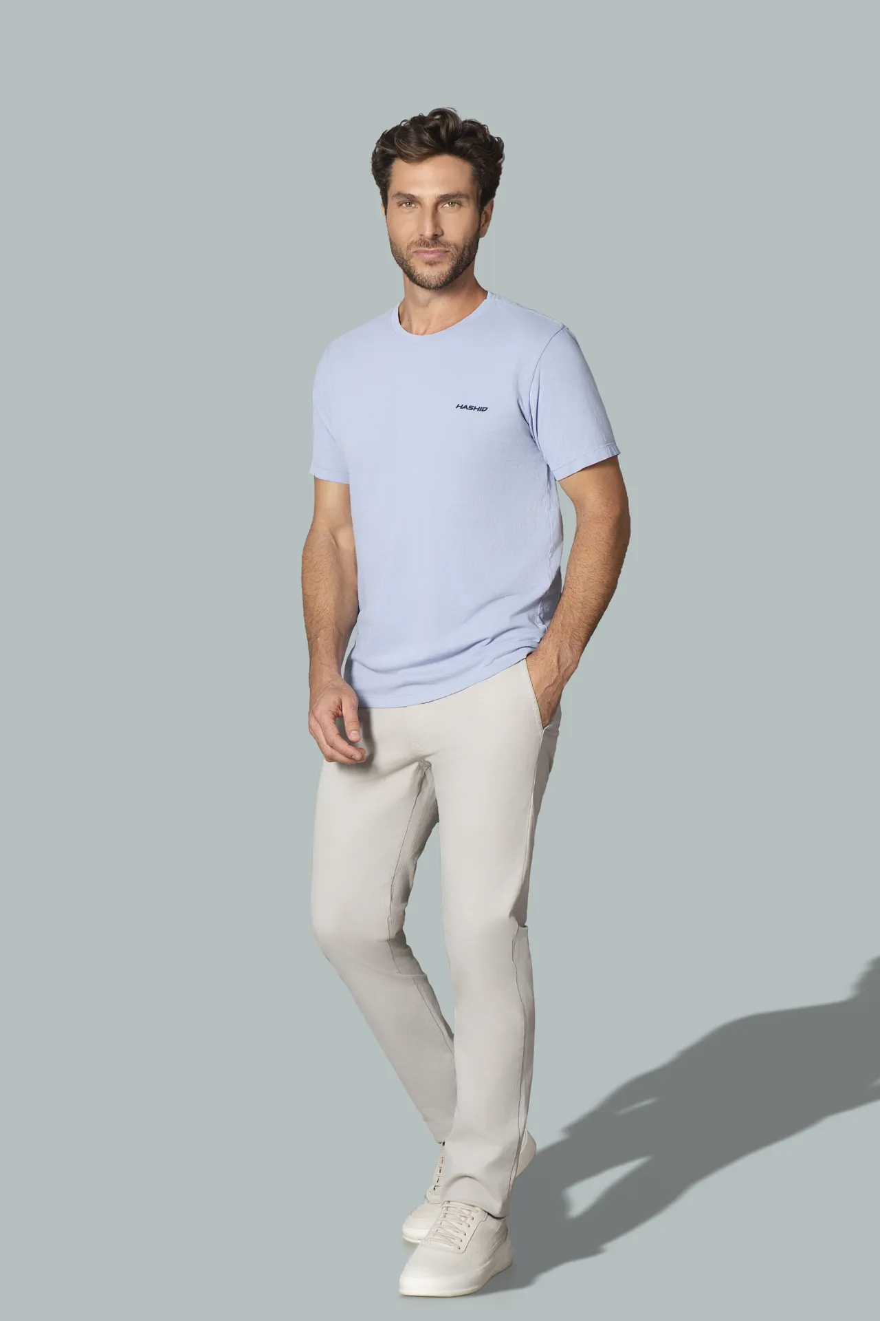 NB000102 Camiseta - CLM00103 Calça Alfaiataria Sarja