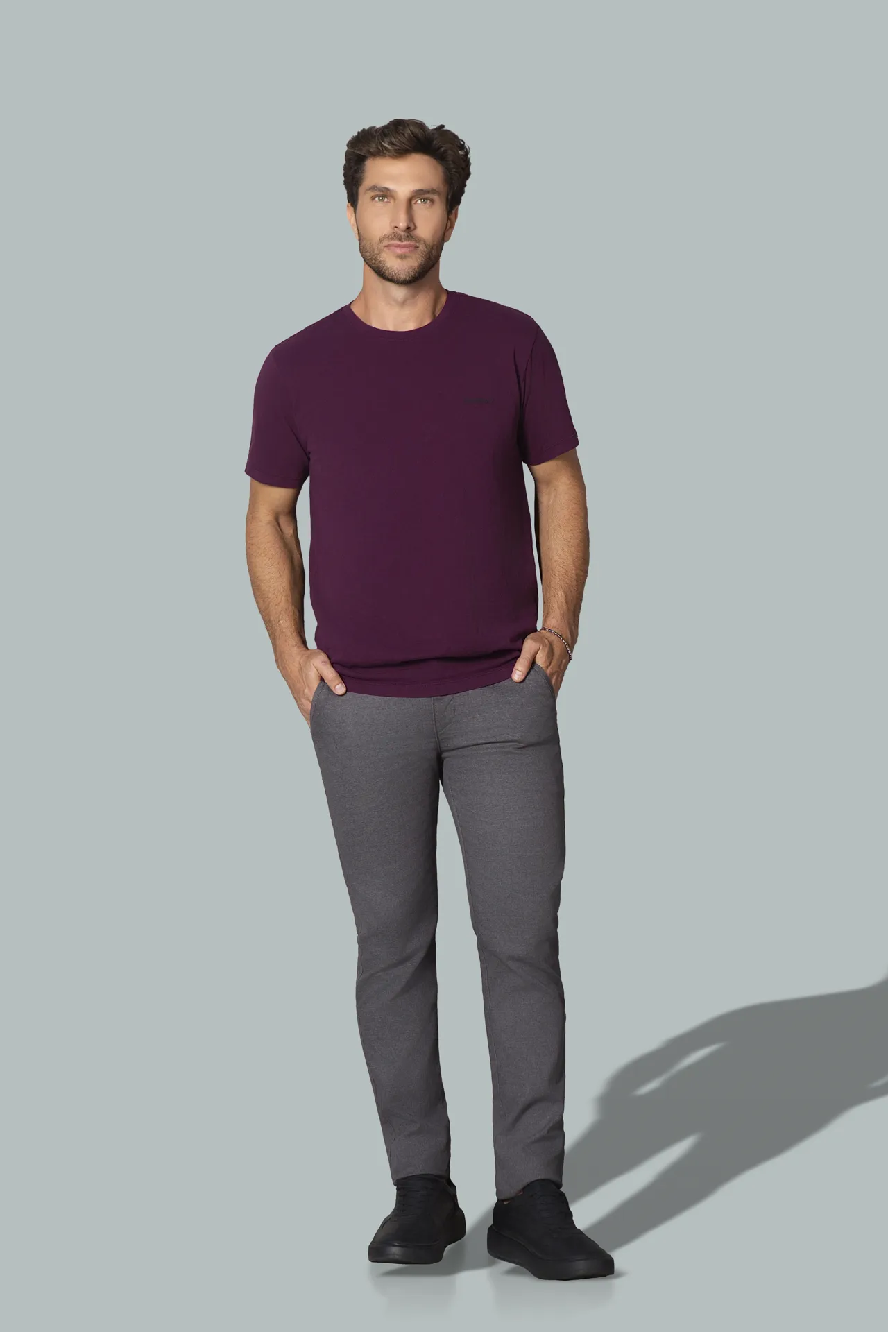 NB000102 Camiseta - CLM00228 Calça Alfaiataria Sarja